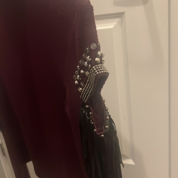 Women blouses - Picture 2 of 2